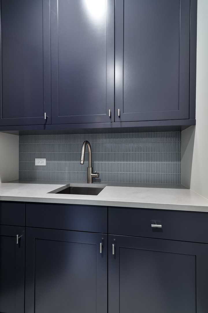 2042 W Berteau Avenue