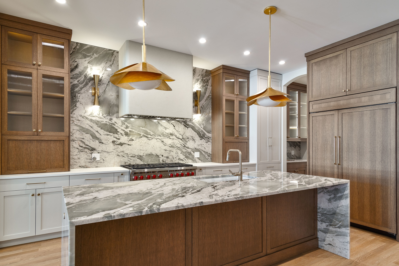 2042 W Berteau Avenue