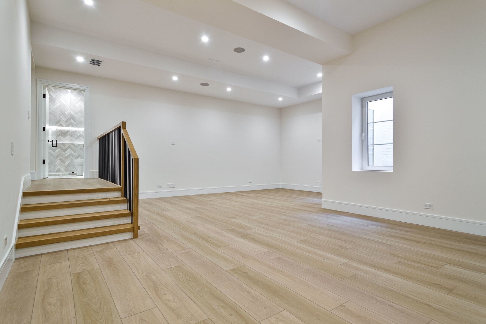 537 Kensington Court