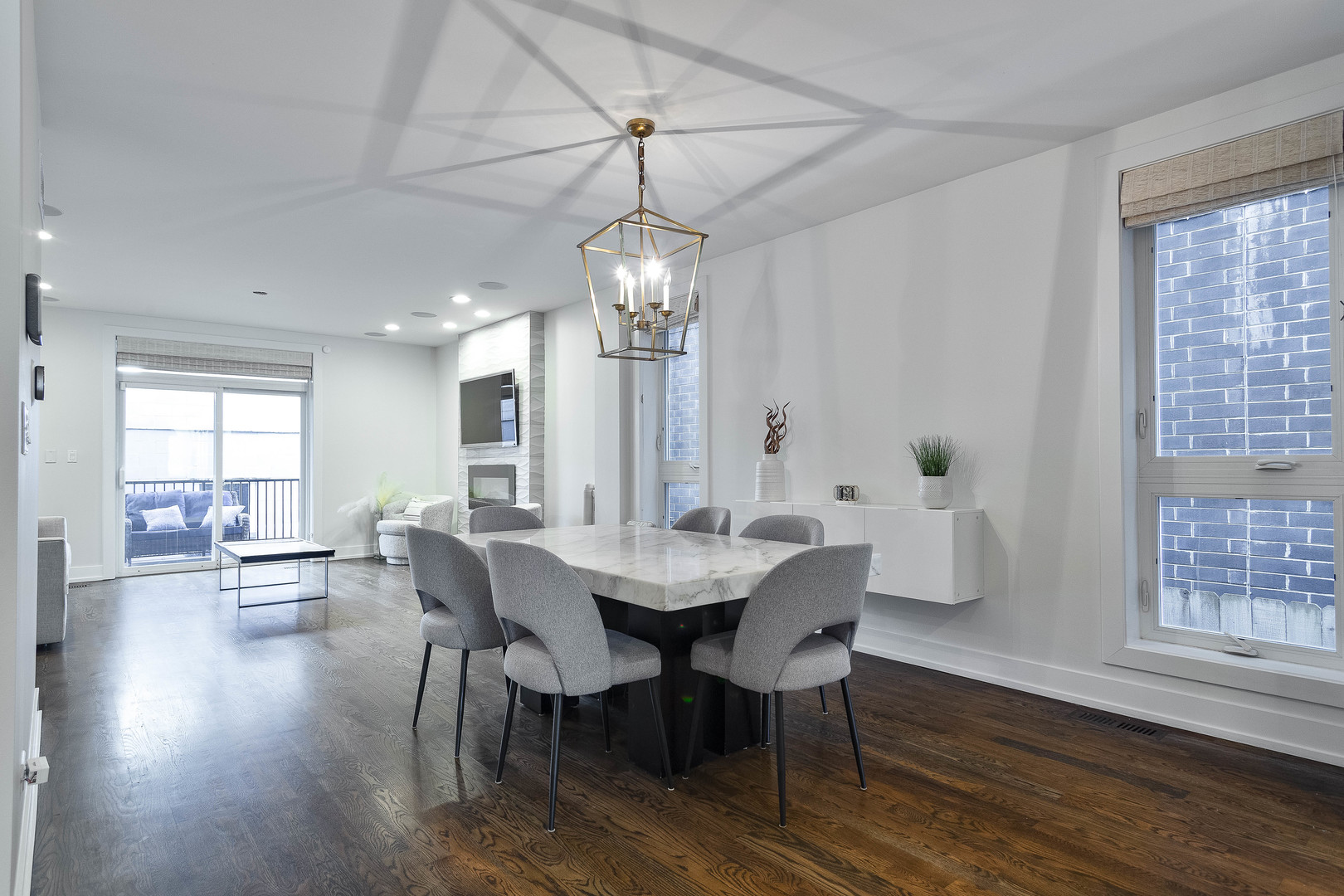 1639 N Artesian Avenue Unit: 1S