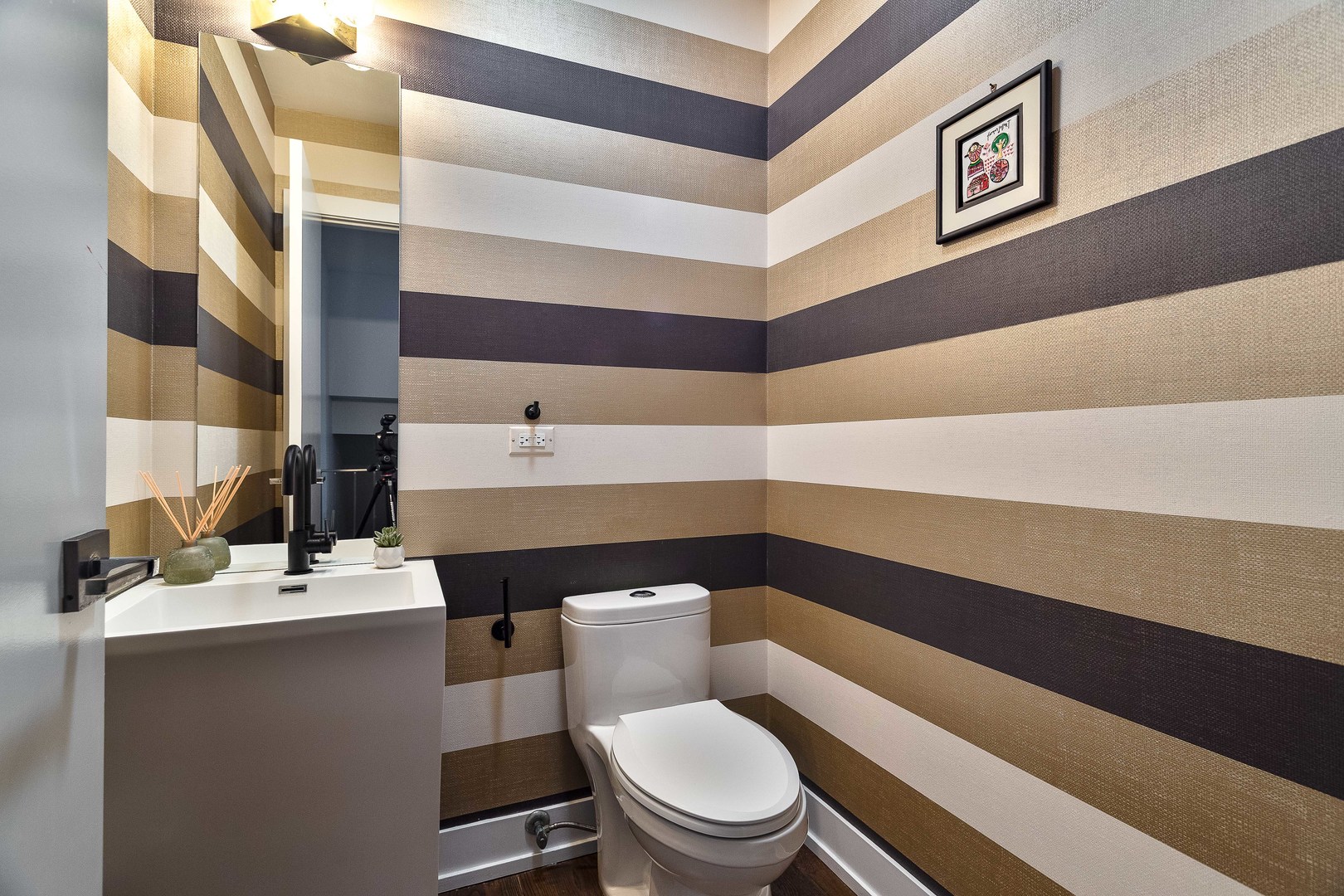 1639 N Artesian Avenue Unit: 1S