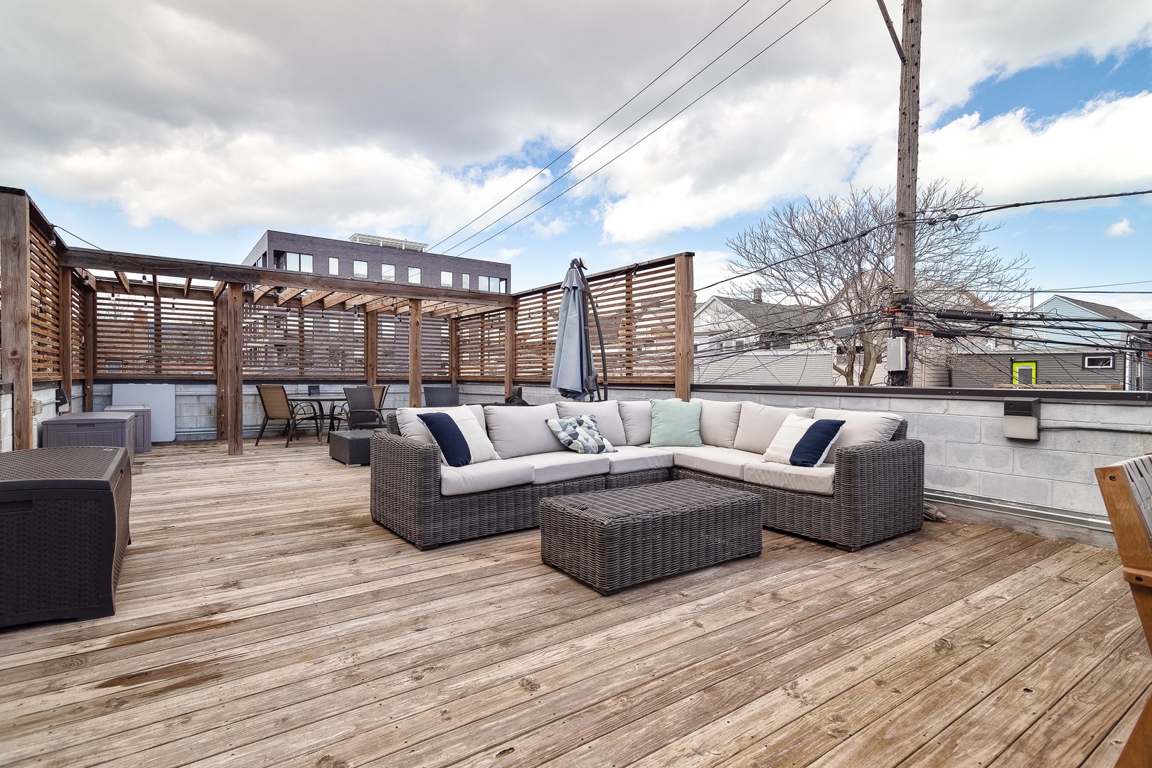 1639 N Artesian Avenue Unit: 1S