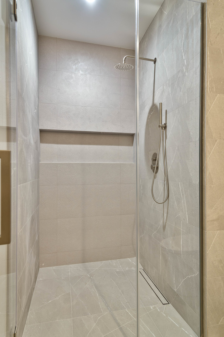 1418 W Warner Avenue