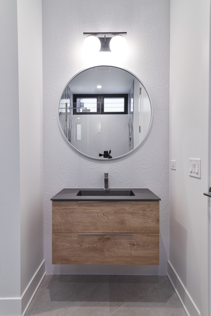 1418 W Warner Avenue