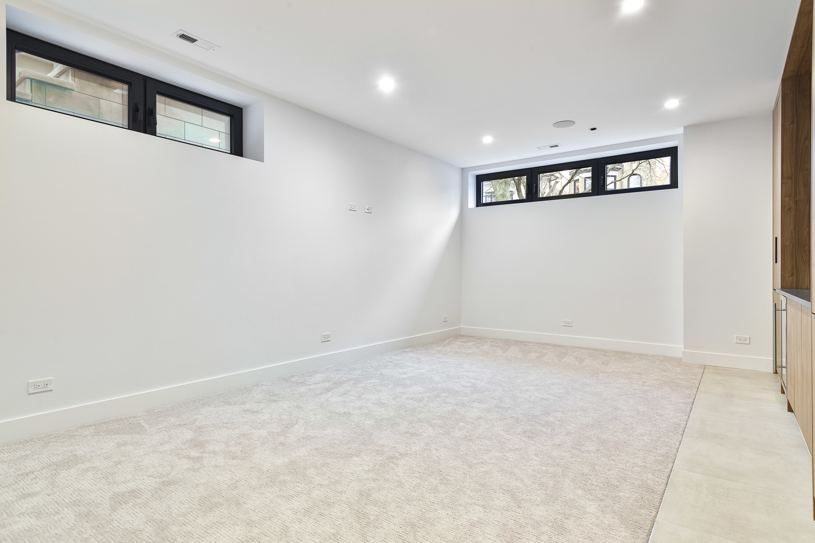 1418 W Warner Avenue