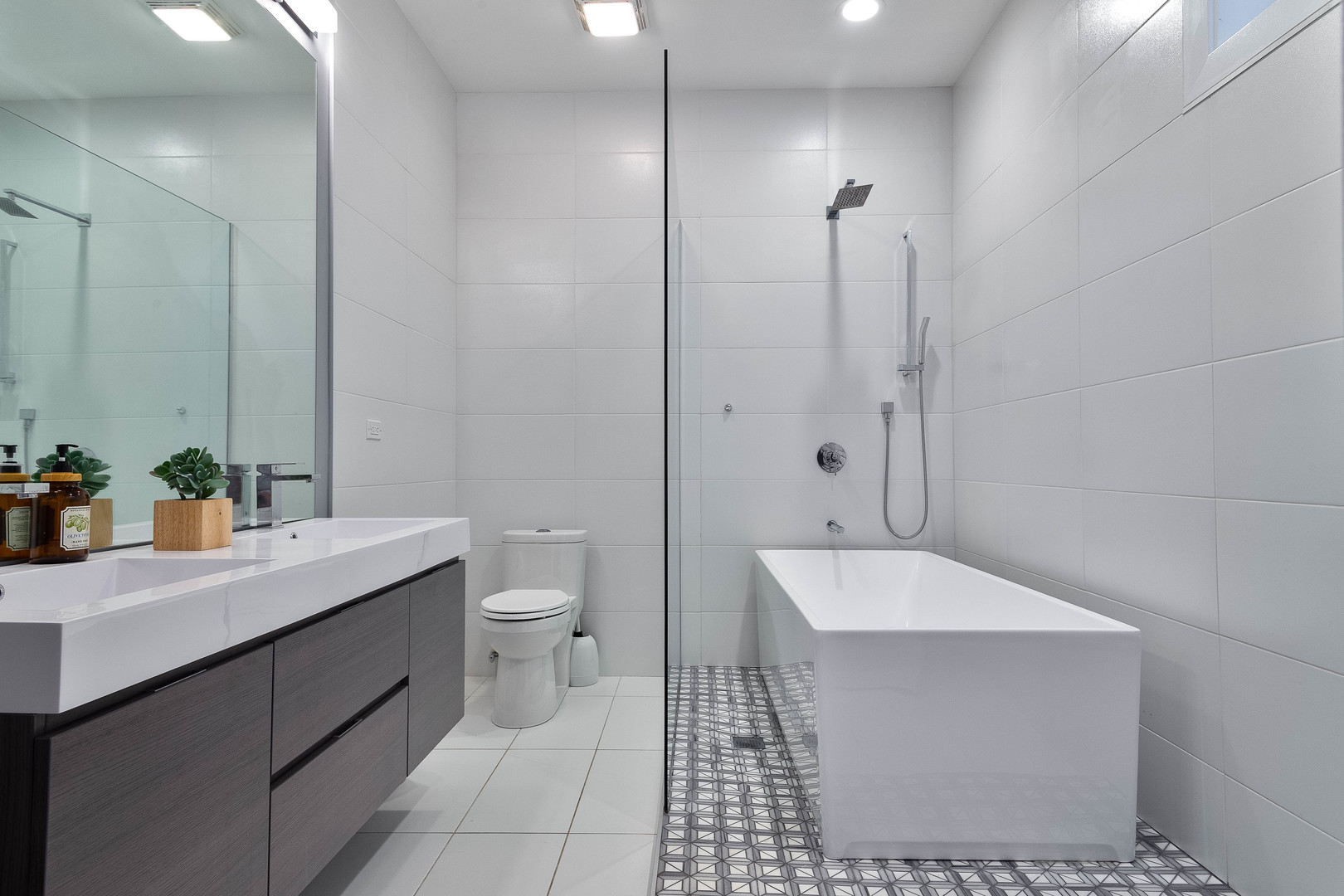 1639 N Artesian Avenue Unit: 1S
