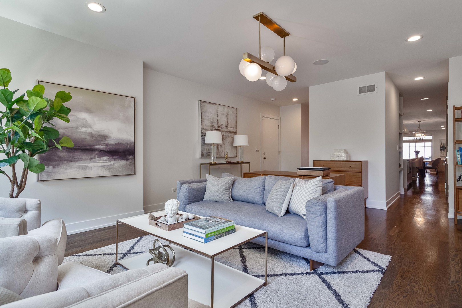 1639 N Artesian Avenue Unit: 1S