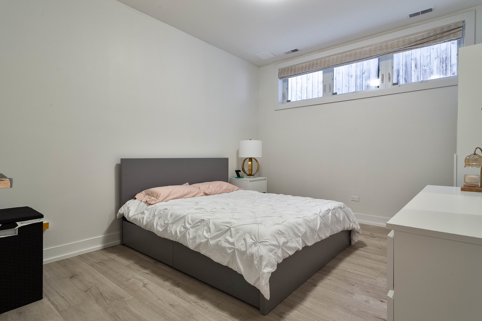 1639 N Artesian Avenue Unit: 1S