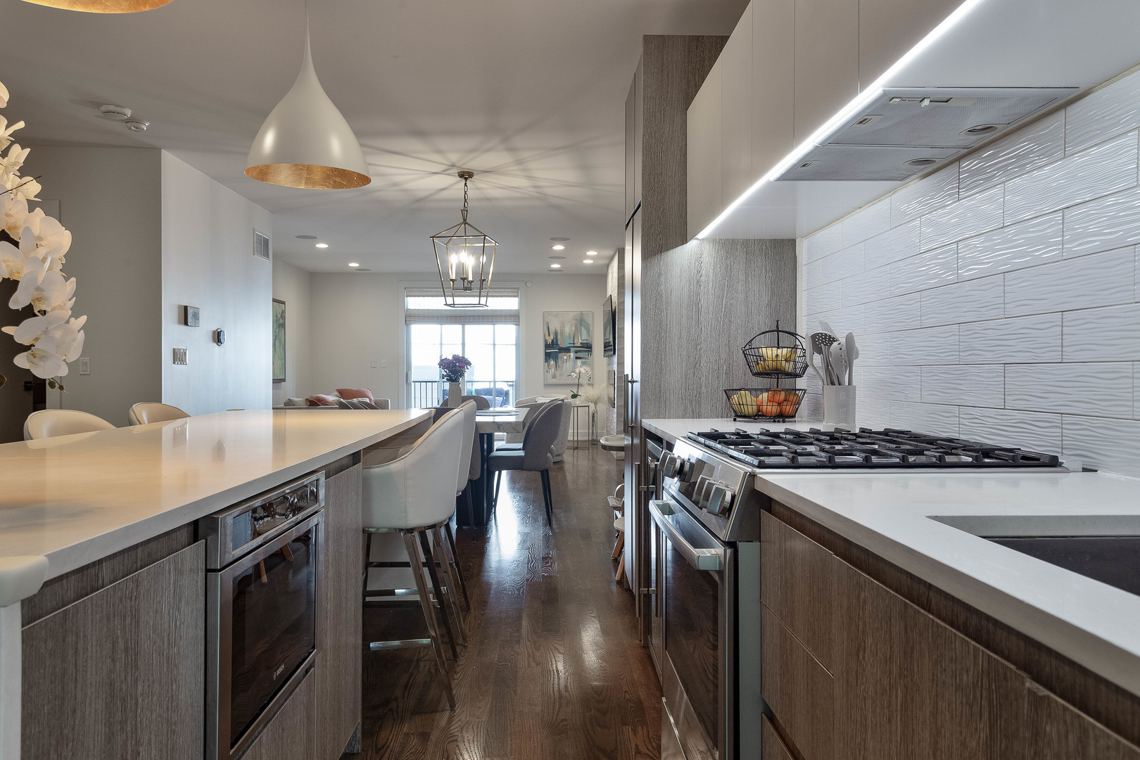 1639 N Artesian Avenue Unit: 1S