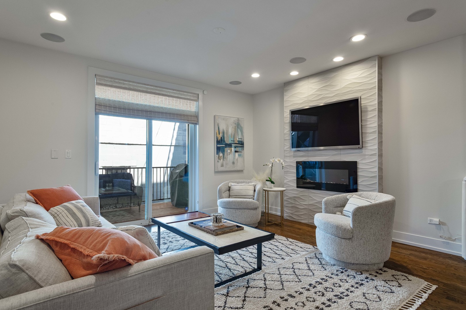 1639 N Artesian Avenue Unit: 1S
