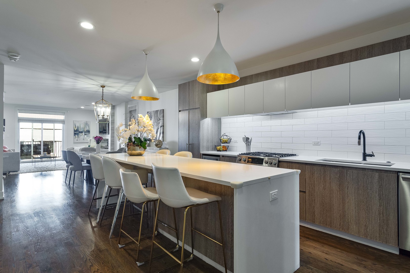 1639 N Artesian Avenue Unit: 1S