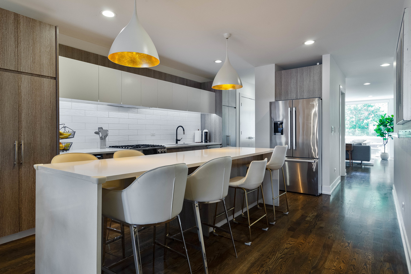 1639 N Artesian Avenue Unit: 1S