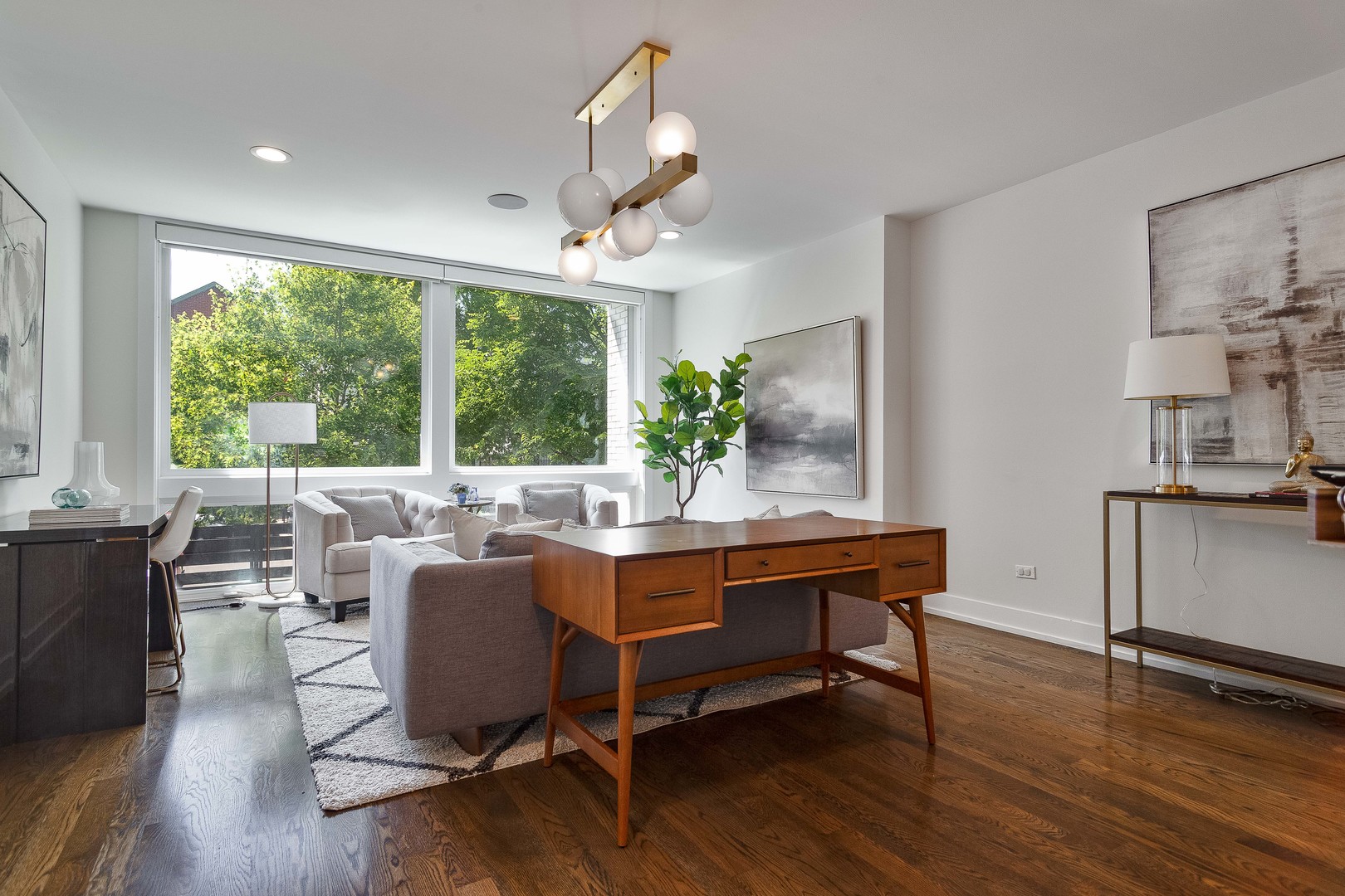 1639 N Artesian Avenue Unit: 1S