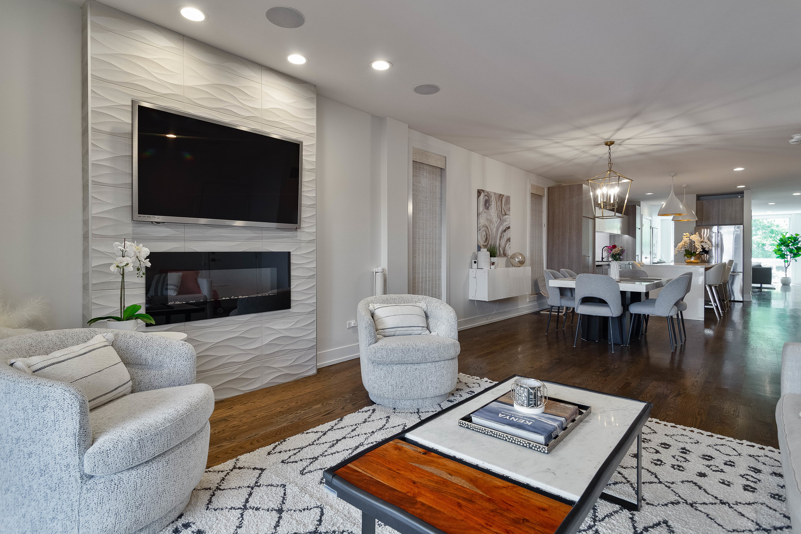 1639 N Artesian Avenue Unit: 1S