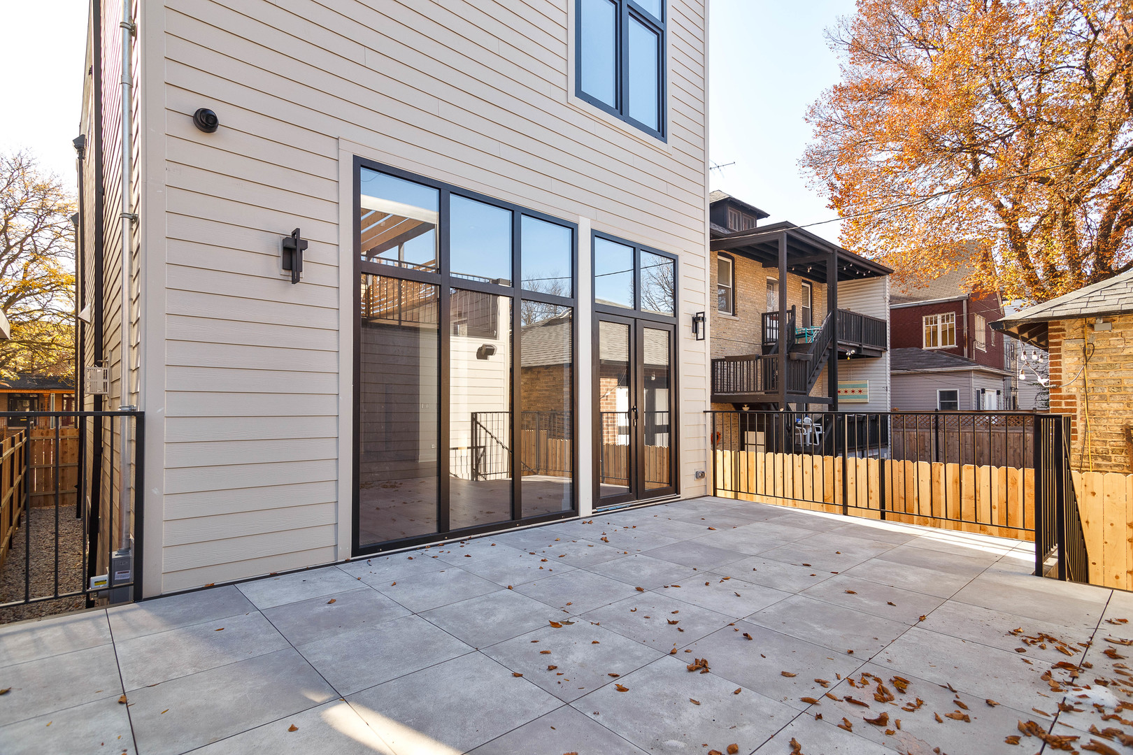 1418 W Warner Avenue
