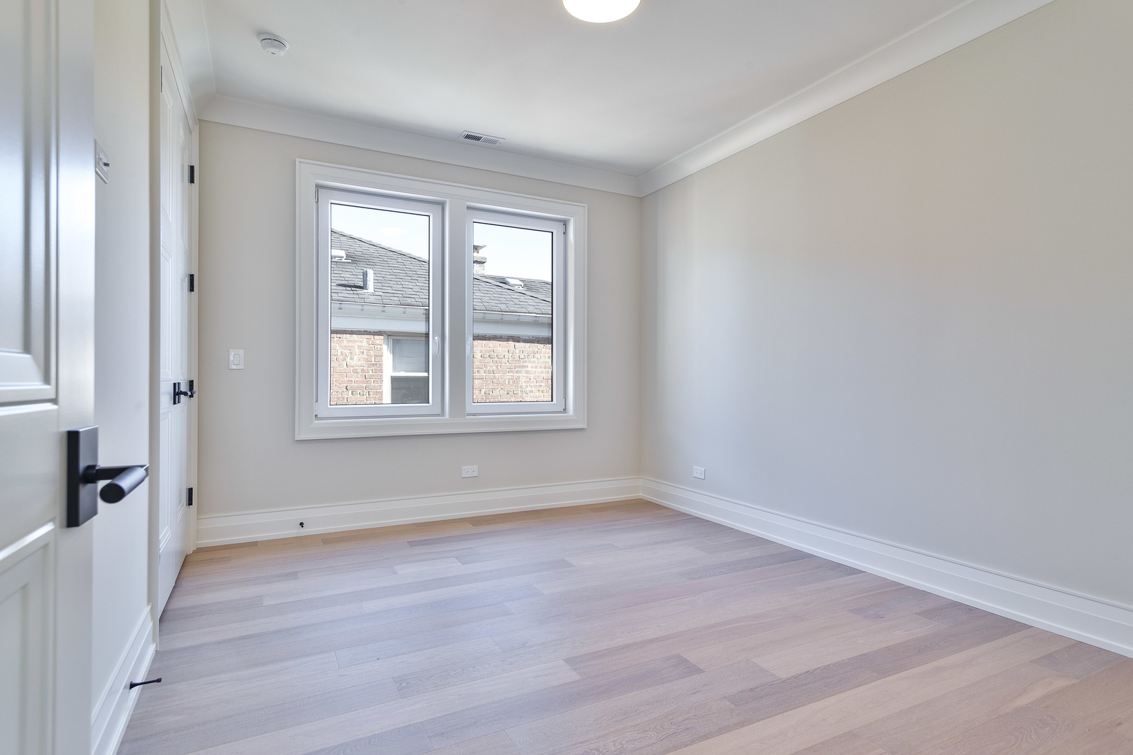 2455 W Belle Plaine Avenue