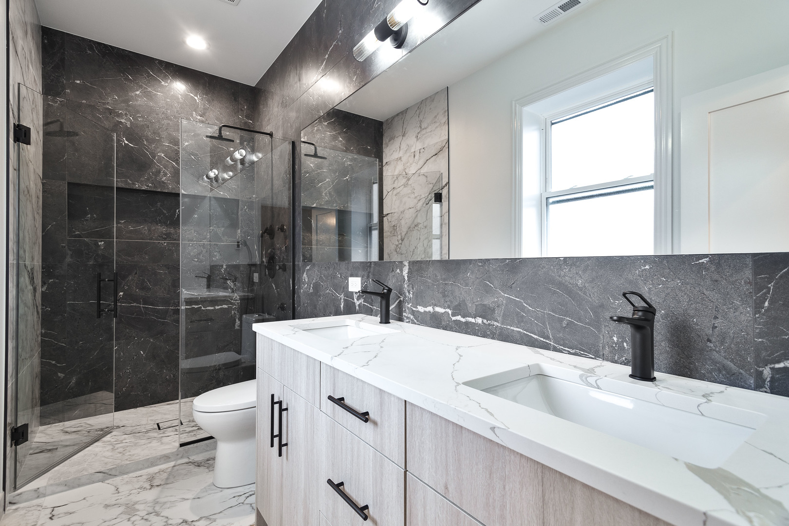 5446 S Kimbark Avenue Unit: 2