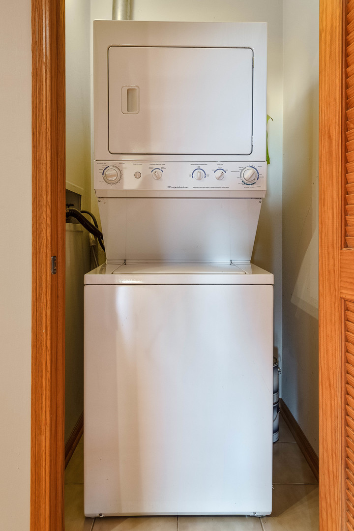 641 E Pershing Avenue Unit: 301