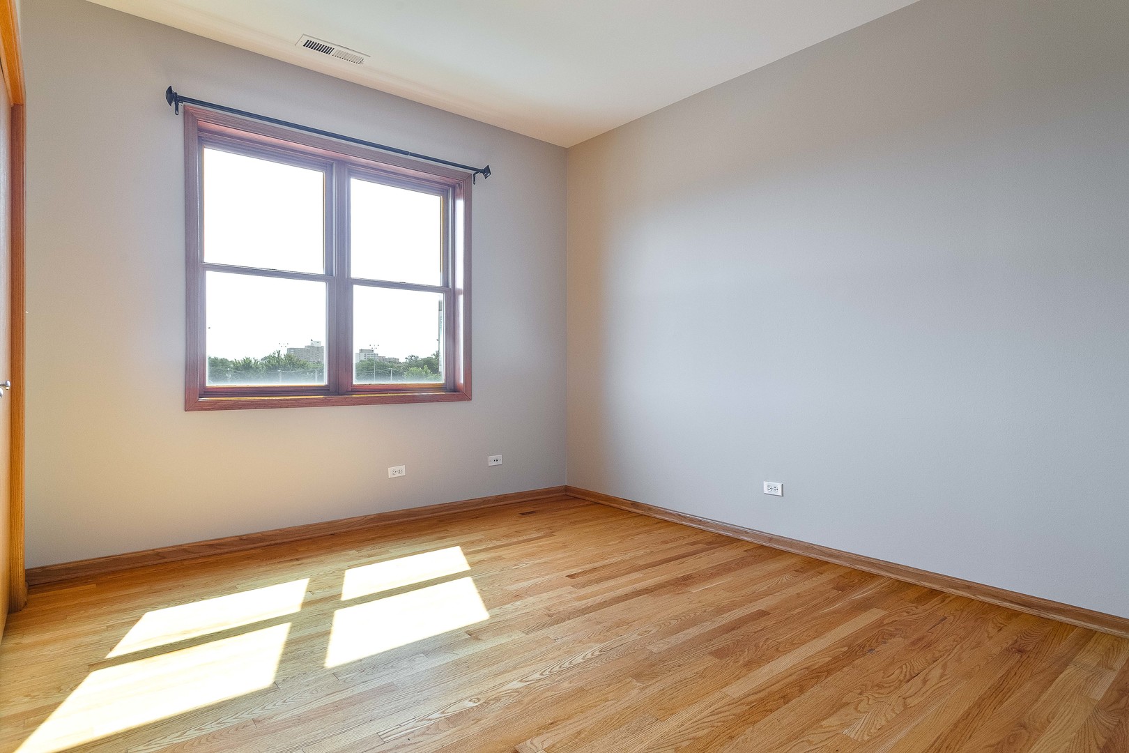 641 E Pershing Avenue Unit: 301