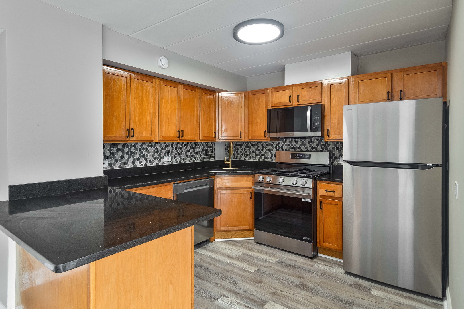 2115 W Farwell Avenue Unit: 511