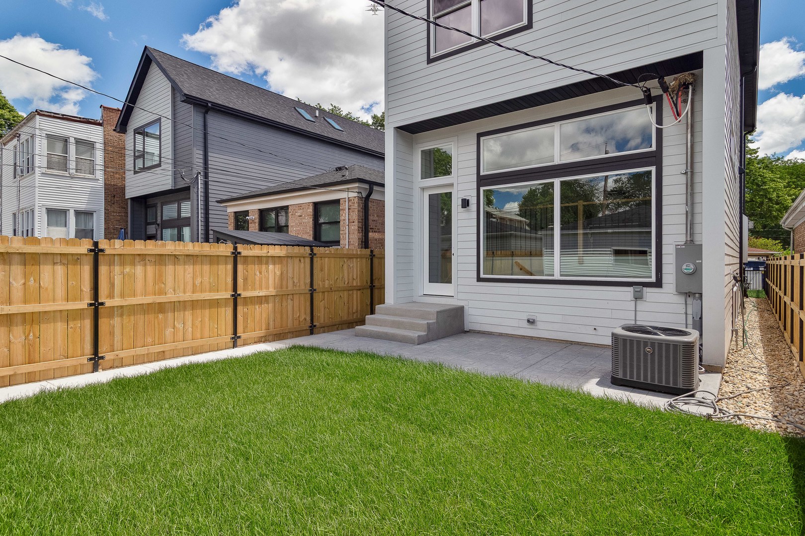 5000 W Argyle Street