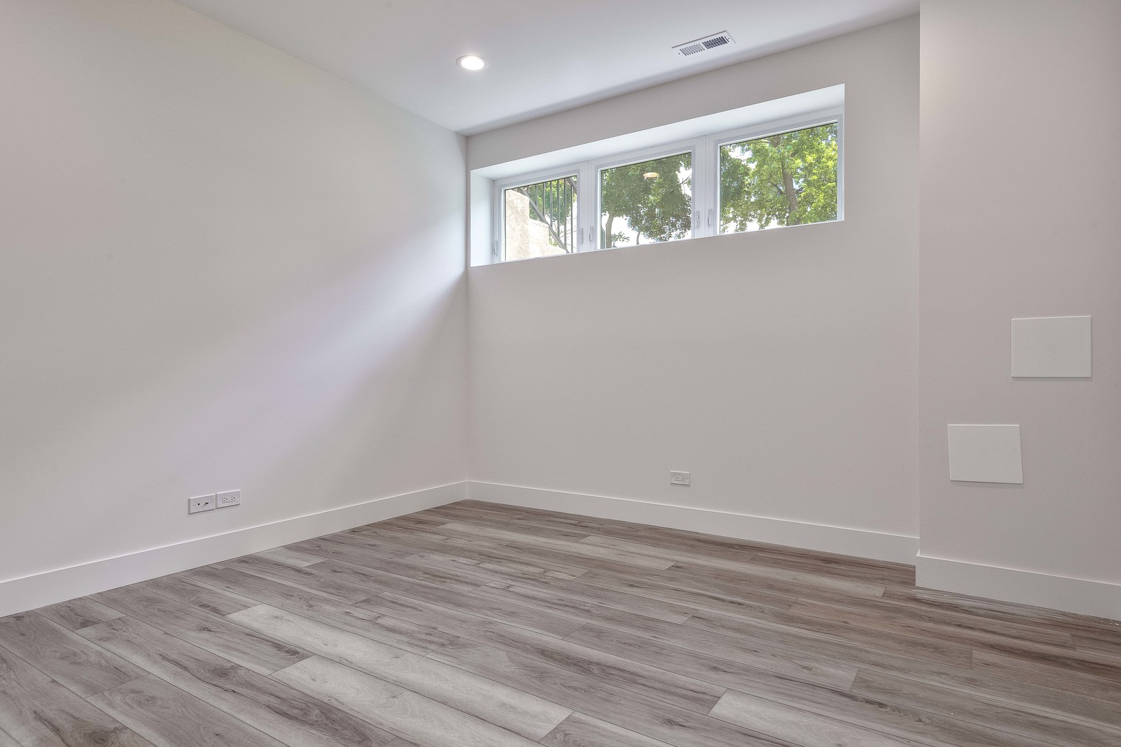 5000 W Argyle Street