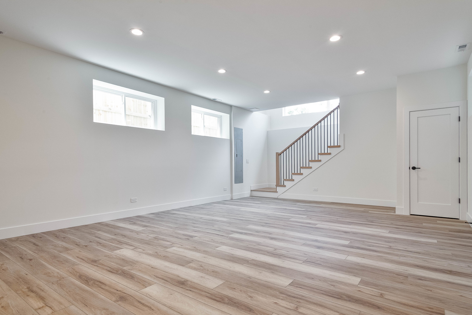 5000 W Argyle Street