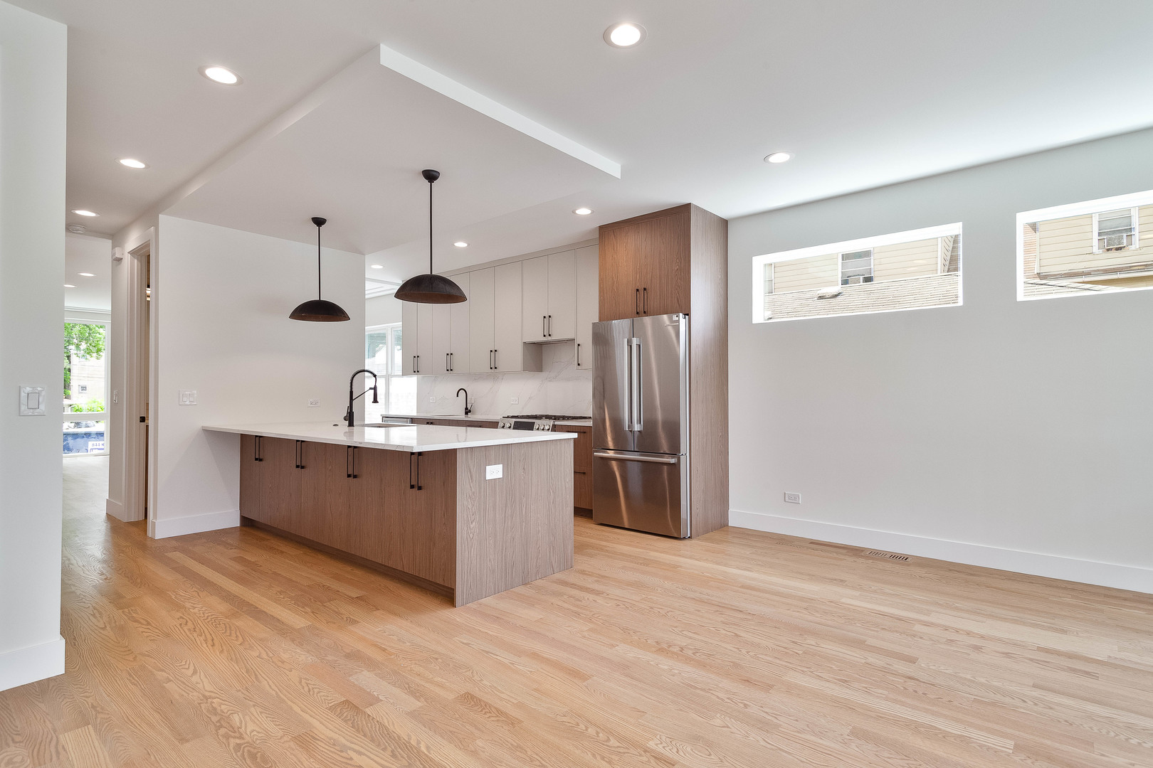 5000 W Argyle Street