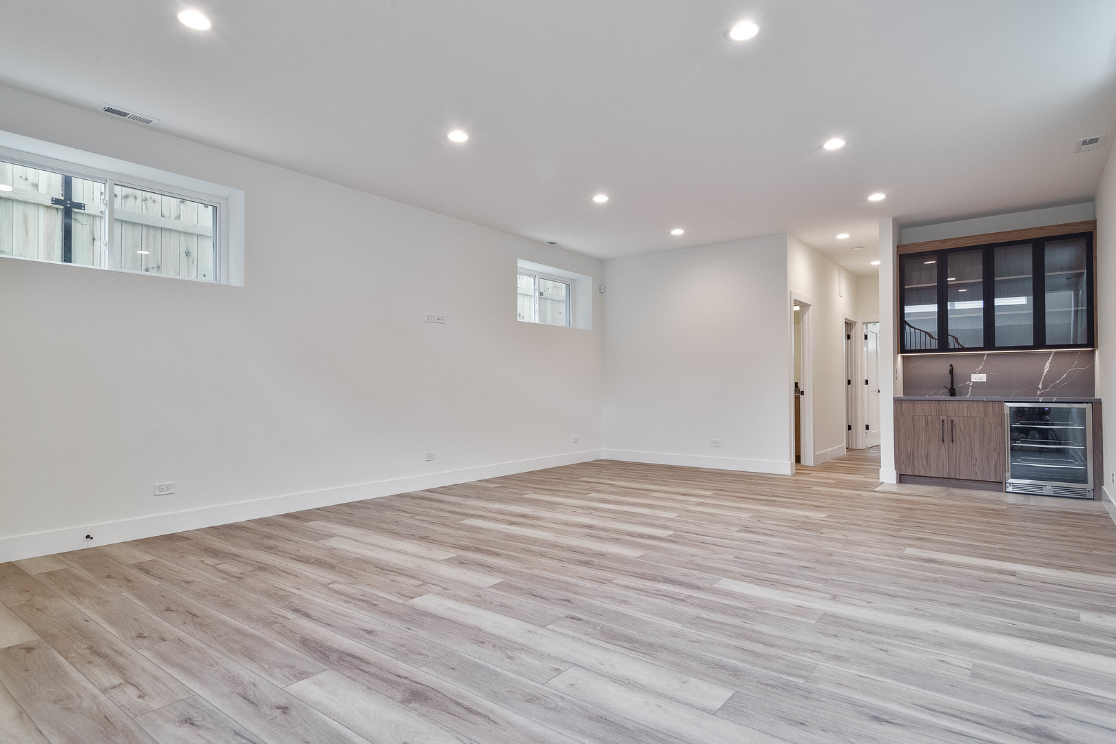 5000 W Argyle Street