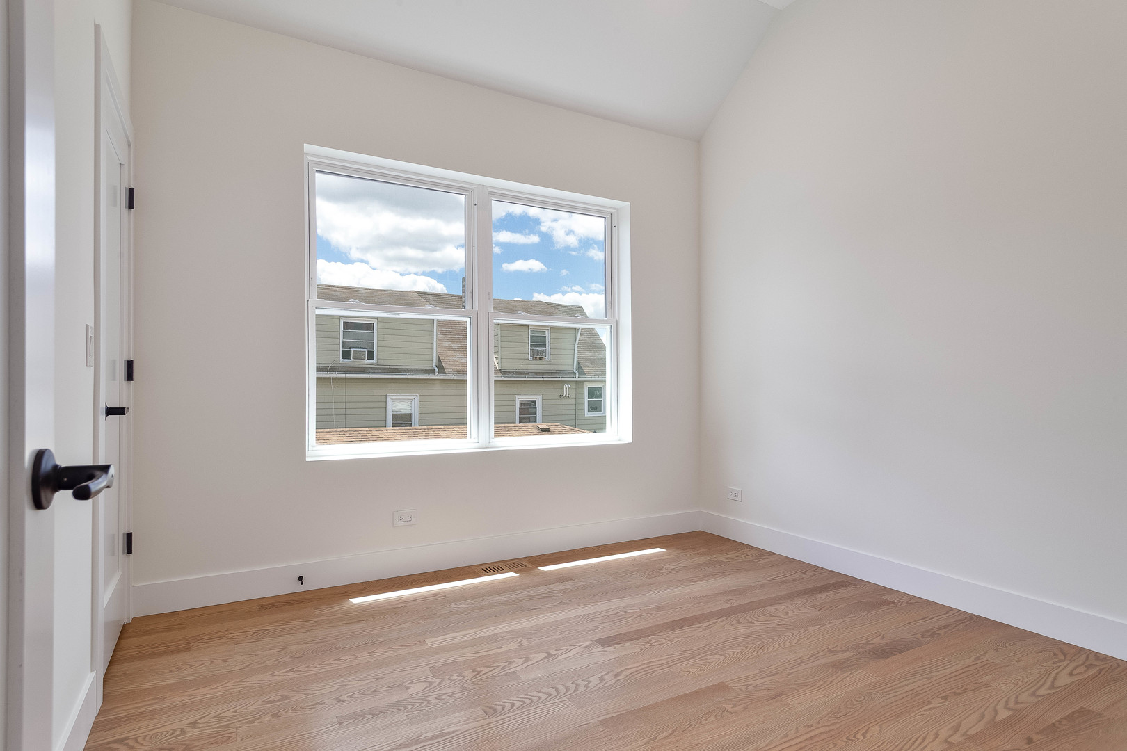 5000 W Argyle Street