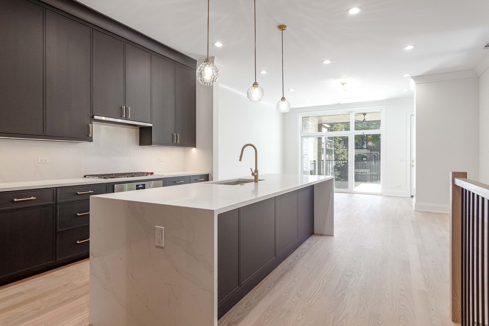 2743 N Seminary Avenue Unit: 2