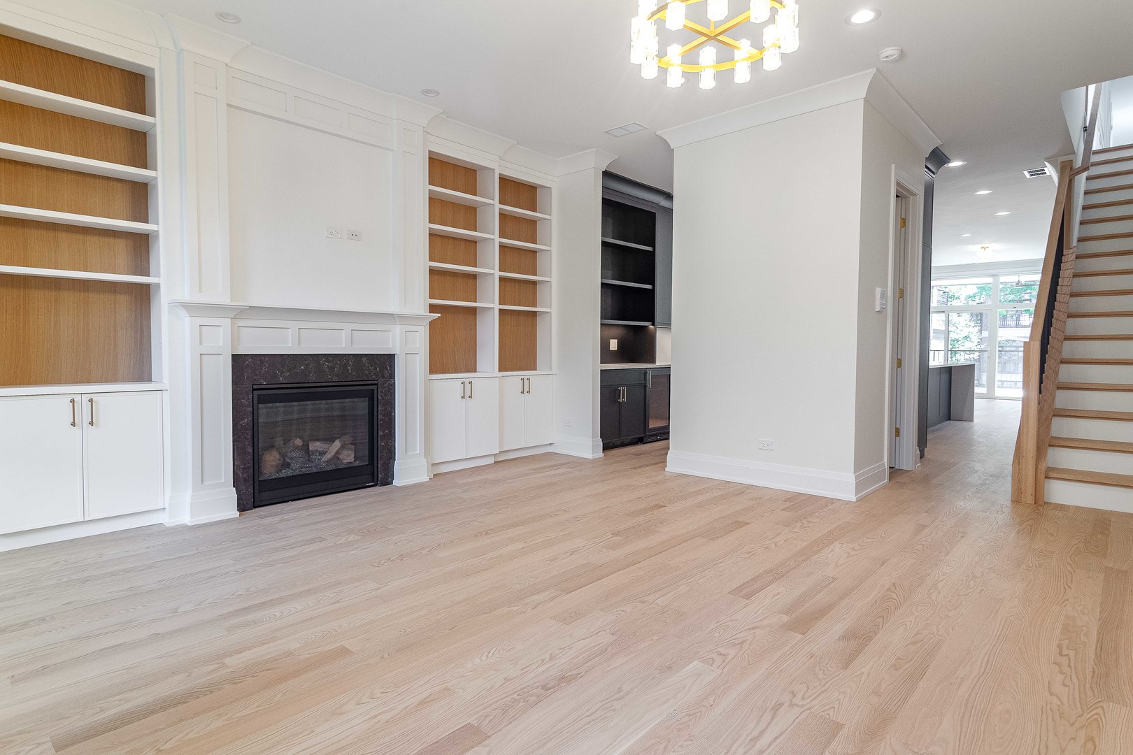2743 N Seminary Avenue Unit: 2