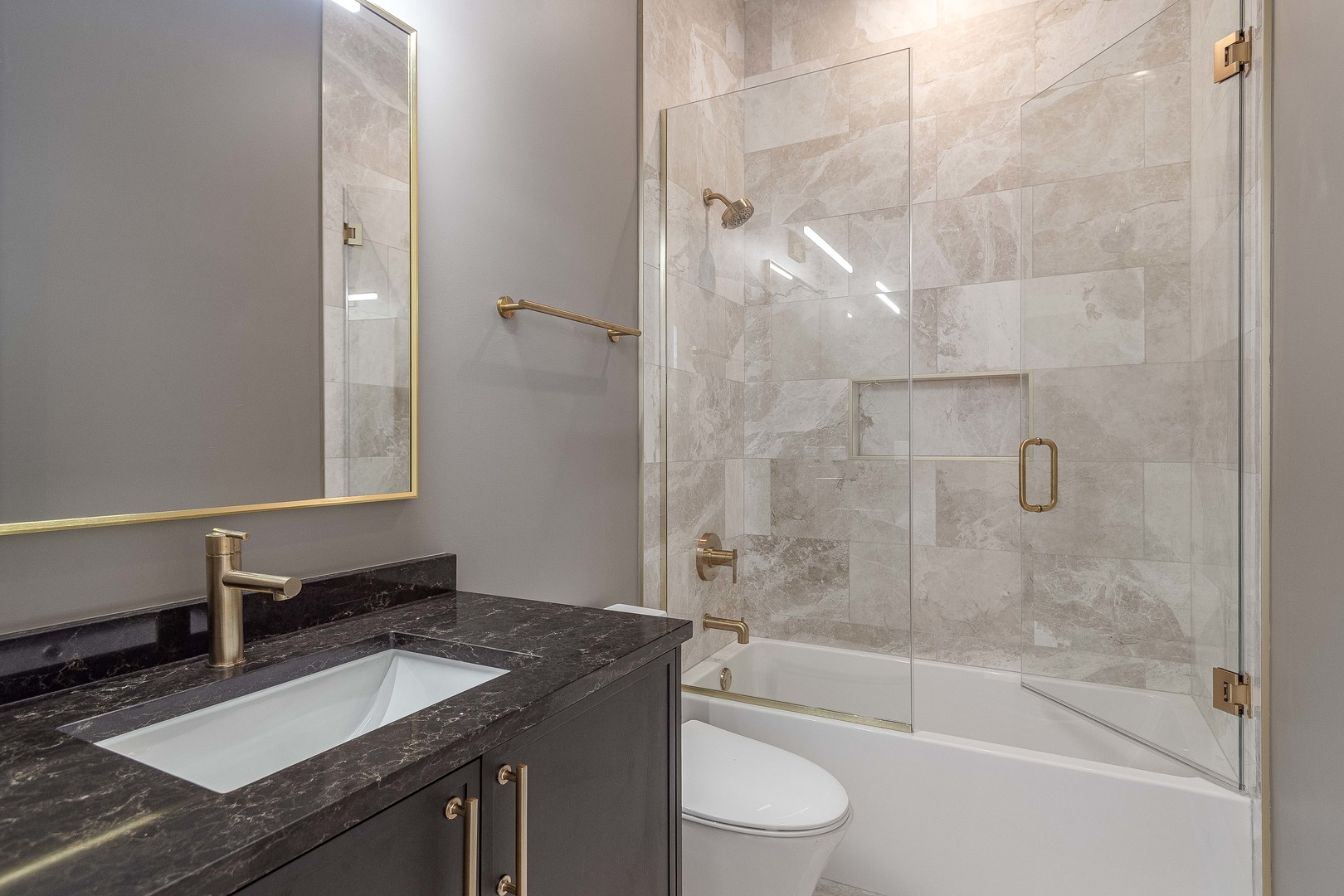 2743 N Seminary Avenue Unit: 2
