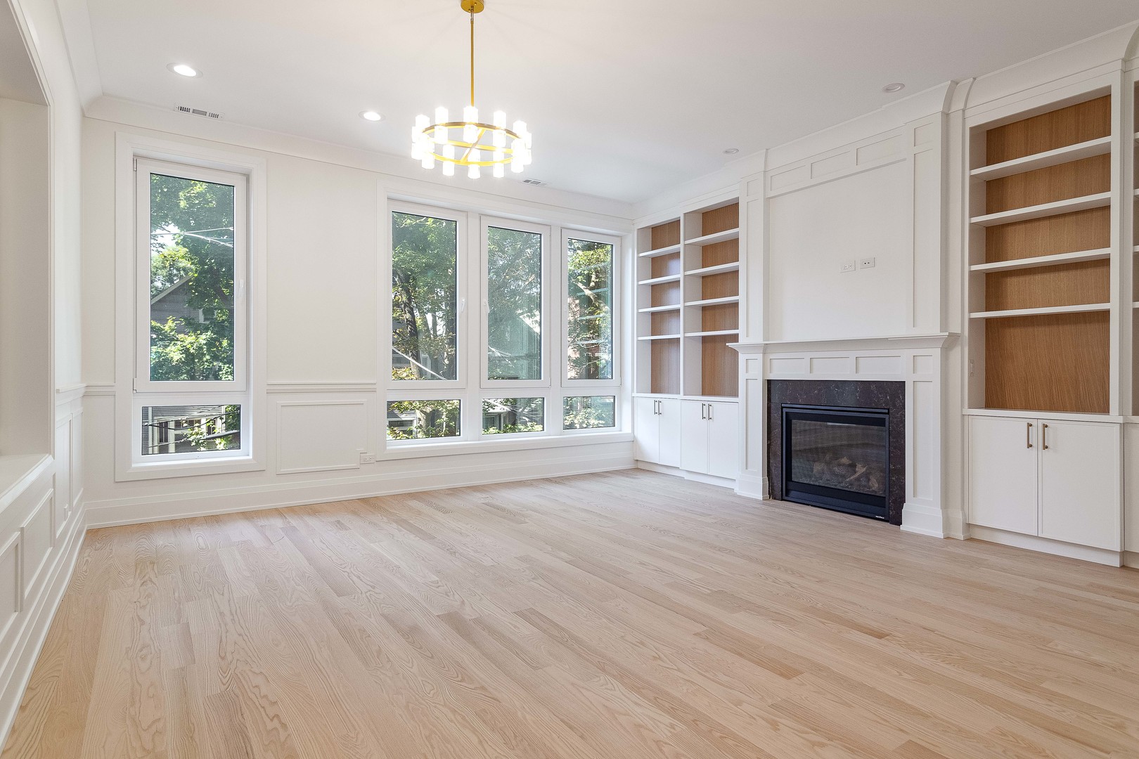2743 N Seminary Avenue Unit: 2