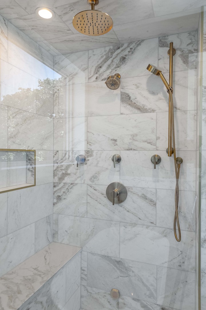 2743 N Seminary Avenue Unit: 2