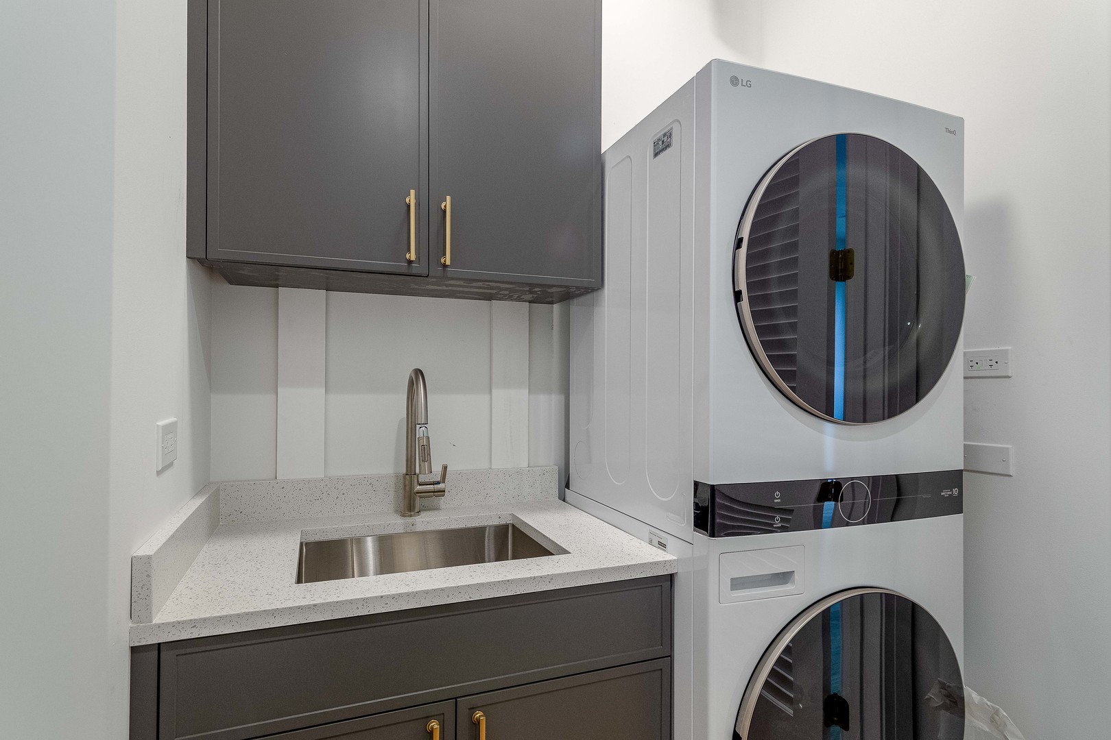2743 N Seminary Avenue Unit: 2