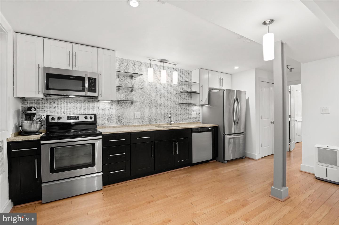 1502 1/2 Varnum St NW