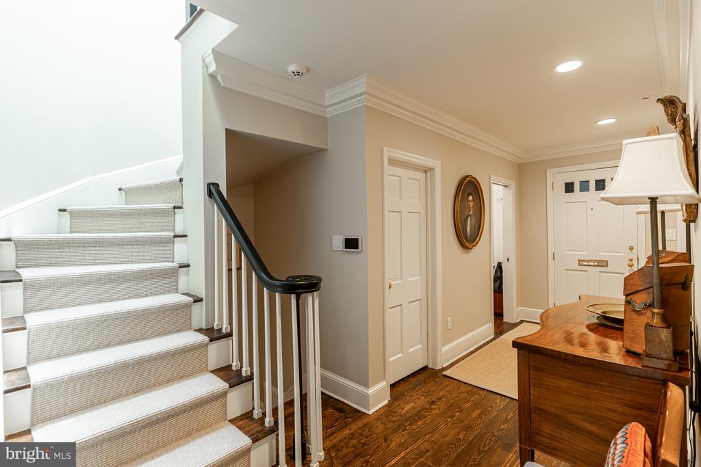 3214 Reservoir Rd NW