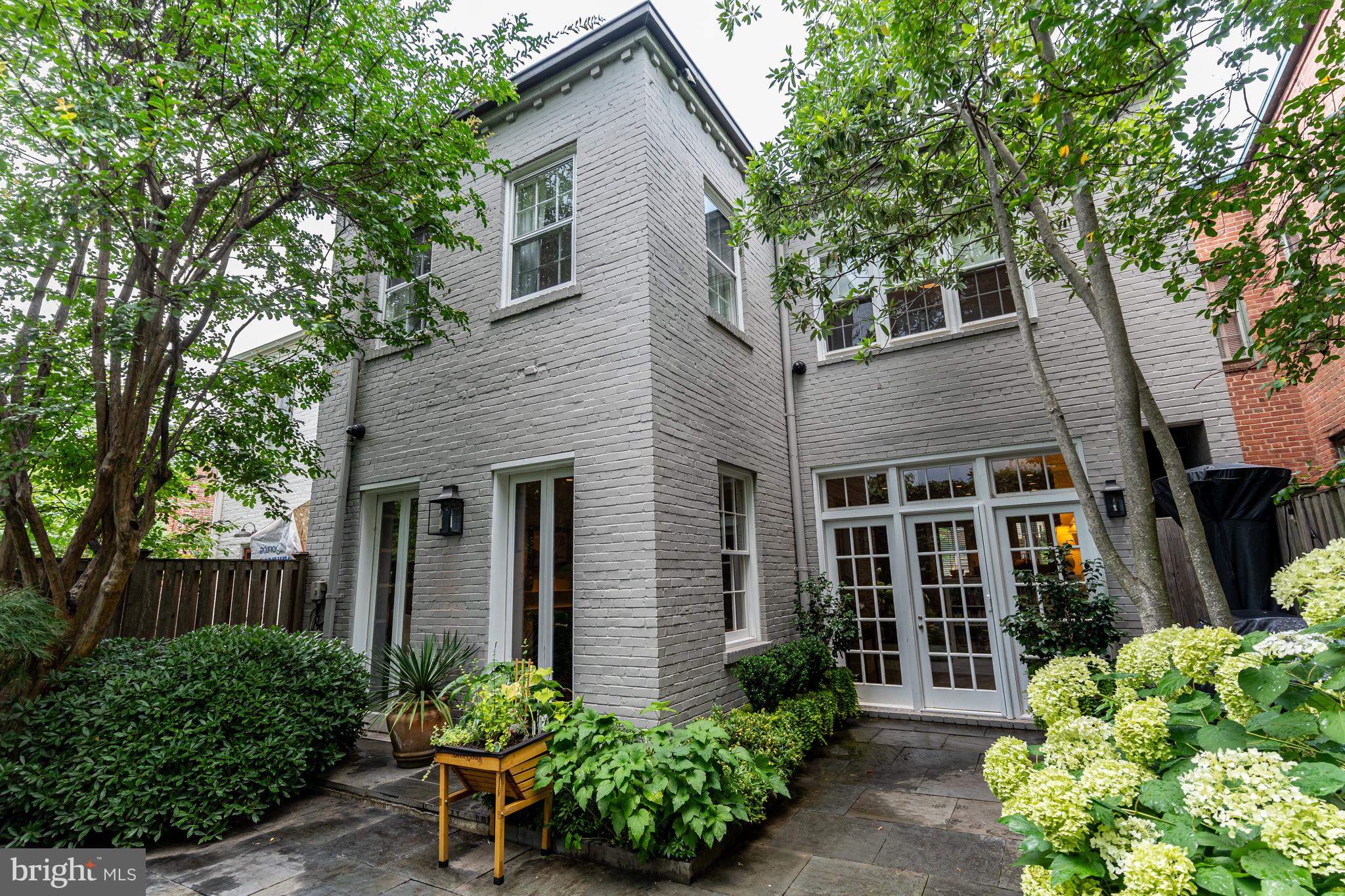 3214 Reservoir Rd NW
