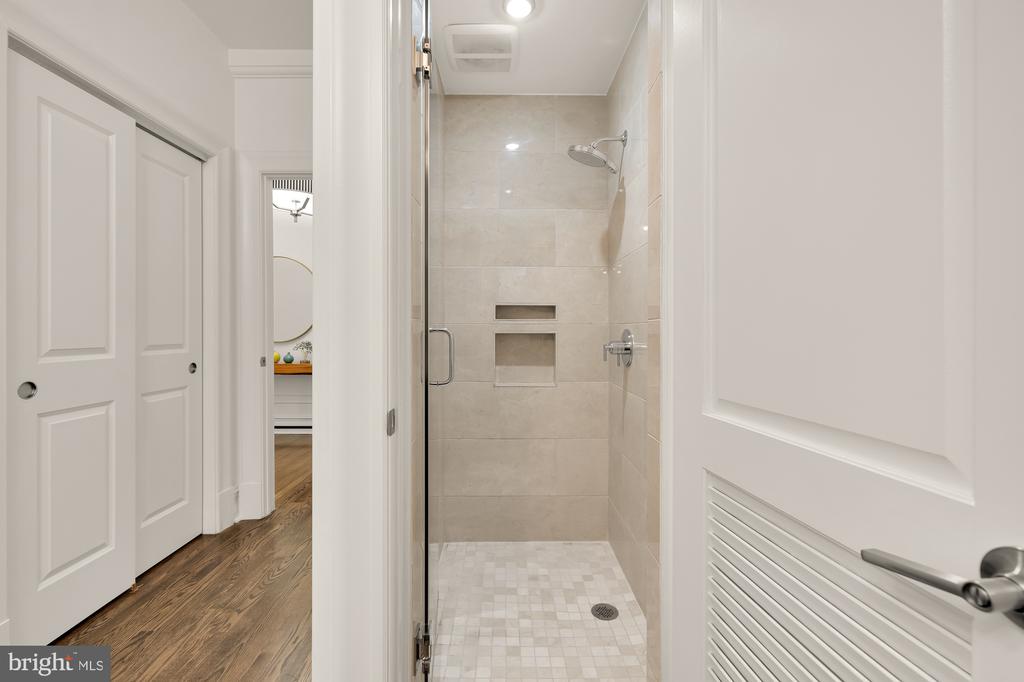 1801 16th St NW #205