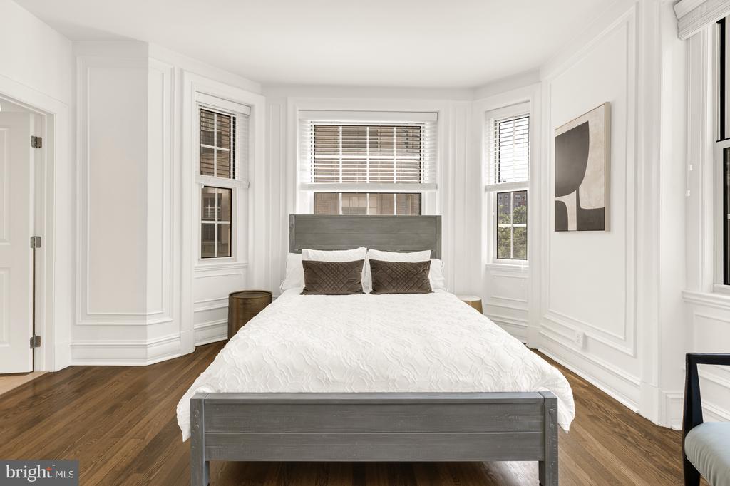 1801 16th St NW #205