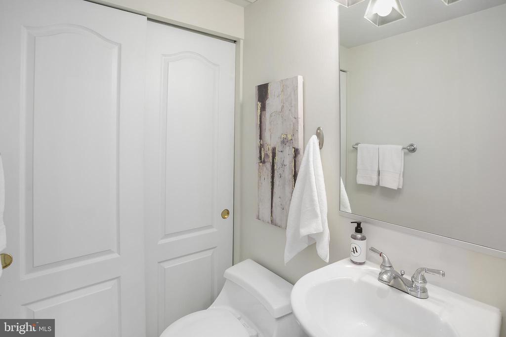 27 Logan Cir NW #5