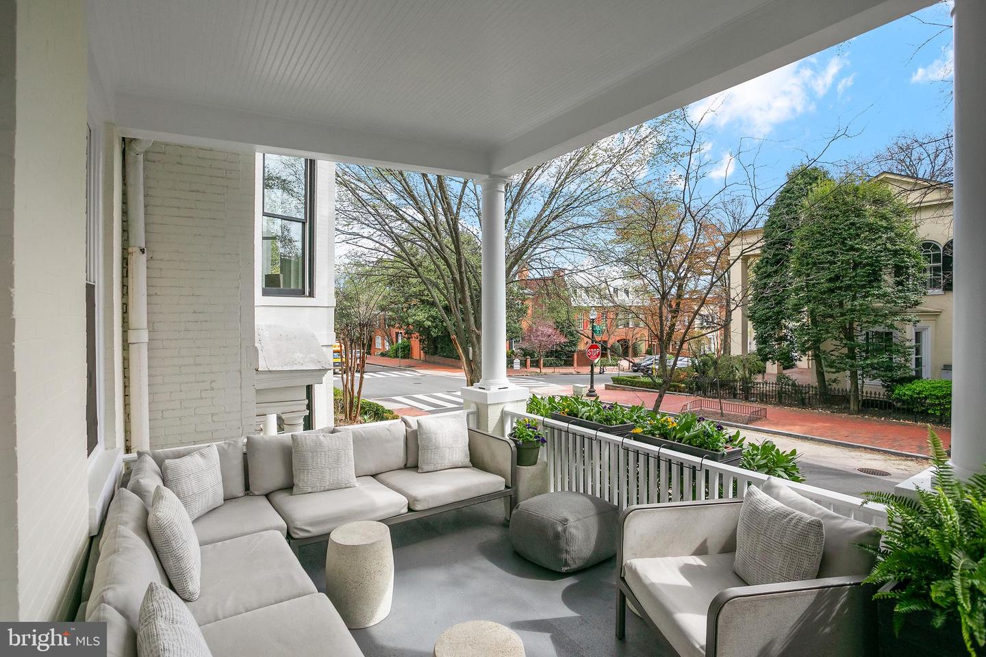 2807 Q St NW