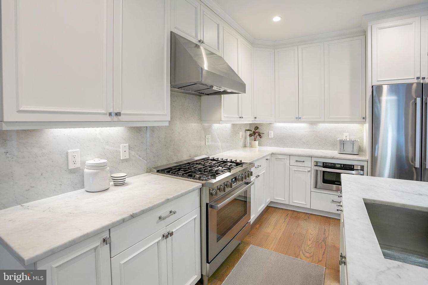 2807 Q St NW