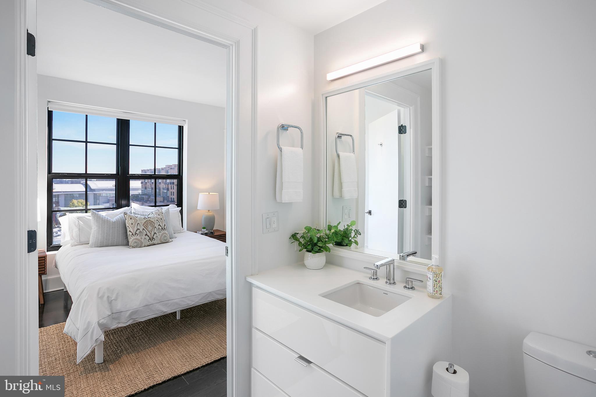 1011 M St NW #903