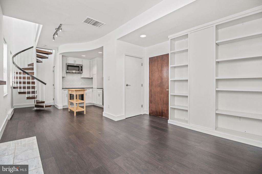 2114 N ST NW #34