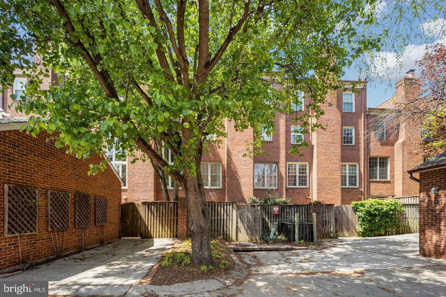 3713 WINFIELD LANE NW