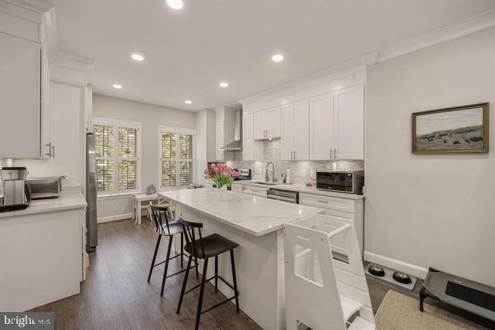 3713 WINFIELD LANE NW