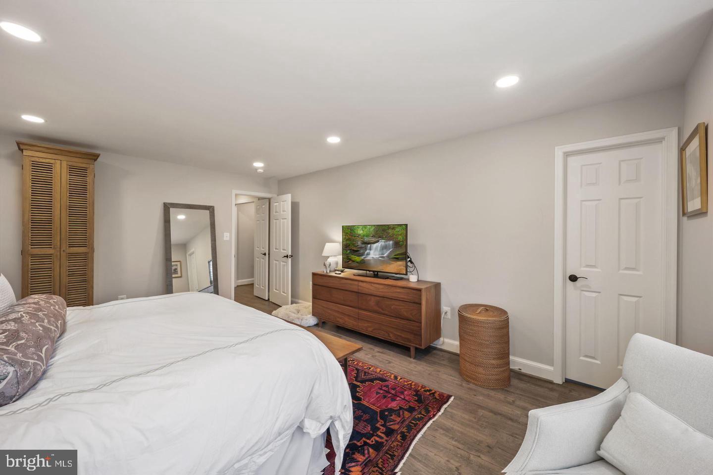 3713 WINFIELD LANE NW