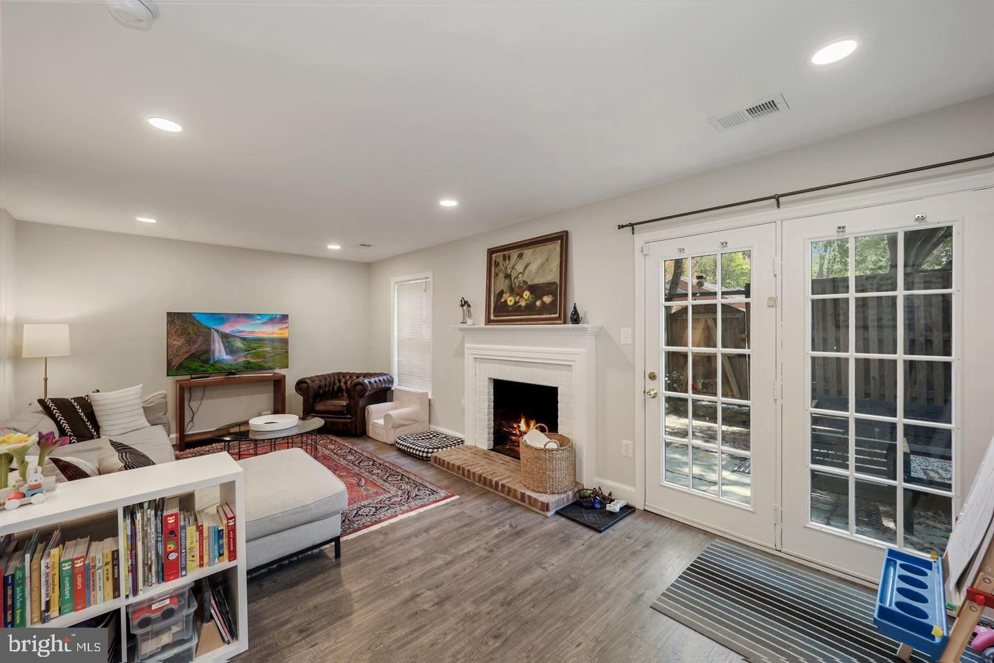 3713 WINFIELD LANE NW